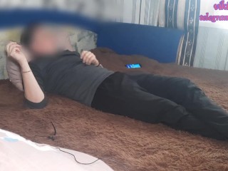 stepsister lay down next to chat and asked for a dick