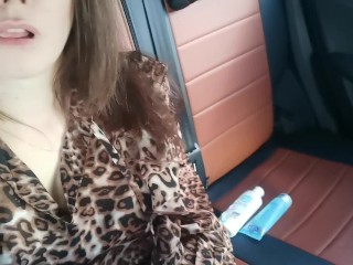 Milf with the face of Ahegao asks to cum on the tonge