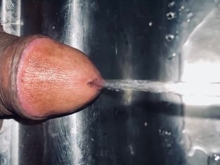 Soft dick pissing very nice into the sink fast 