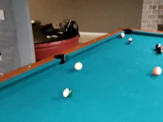 Porno casero de argentina pareja real garchando después de jugar el pool en un hotel