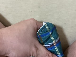 大学生の緑チェック柄ノンワイヤーブラジャーに大量ぶっかけ