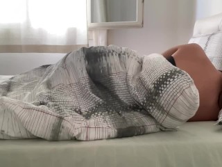 Massive Pissing in Bed