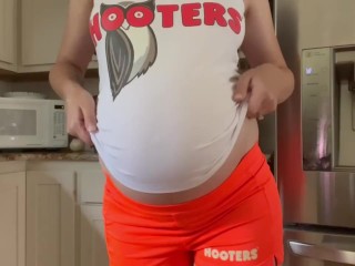 Pregnant Hooters Girl Lifts Her Shirt Fully For Bigger Tip