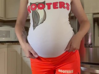 Pregnant Hooters Girl Lifts Her Shirt Fully For Bigger Tip