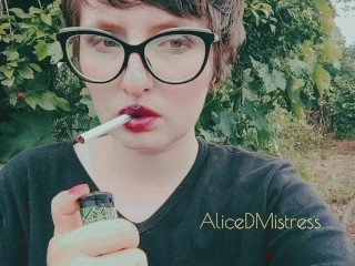 Quickly smoking in nature, so that my slut ate the ash from the cigarette as soon as possible