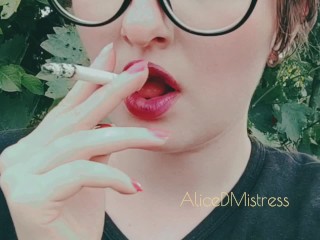 Quickly smoking in nature, so that my slut ate the ash from the cigarette as soon as possible