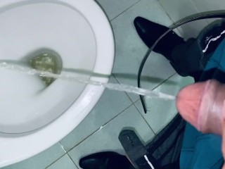 Uncut dick Pissing at the office while working to the commode seat watch me @Burdi69