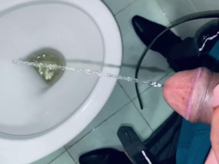 Uncut dick Pissing at the office while working to the commode seat watch me @Burdi69