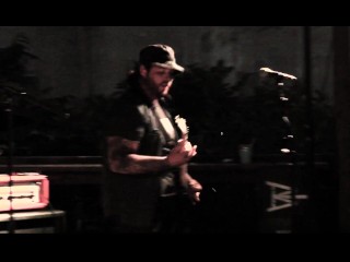 MUSCULAR METALCORE VOCALIST FUCKS AUDIENCES EARS RAW