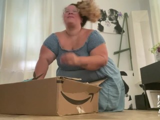 Fat ass Latina MILF shows you how to jerk off using her new toy