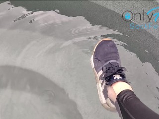 18 yo Playing with gym clothes in the pool 😝👟 Wet sneakers and tight wetlook leggings