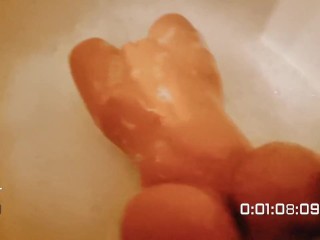 Play with MILFS Pussy in the Bathtub Fantasy