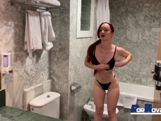 Preciosa Joven pelirroja en su debut porno real. Ammy redhead