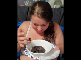 Daddy makes Kitten a CUM covered lava cake! 