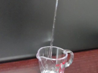 我慢汁を計量カップにそそぐ【オナニー】【ザーメン】