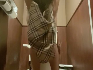 【盗撮】漫画喫茶のトイレでオナニー