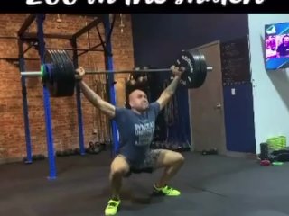 Snatch 200lbs weightlifting (dong recoil)