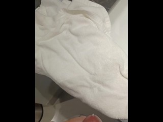 Jerking off in the hotel room bathroom while my folks are in the room 