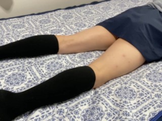 Masturbation by rubbing against the pillow makes my waist stiff