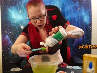 Caitlyn Makes Homemade Slime - Halloween