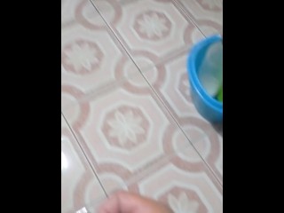 Nakabukas na pinto muntik mahuli ni ate