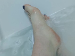 Foot fetish from sexy Mistress Lara in her private bathroom