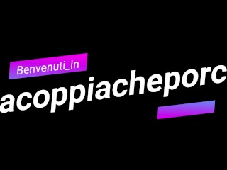 Moglie troia mostra le tette in un ristorante.