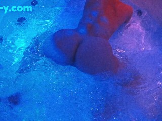 Dutch milf with big ass shakes it in slow motion in nederland hotel