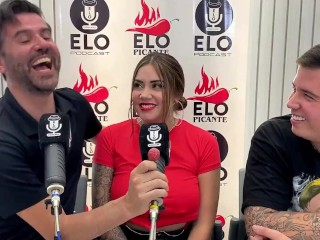 Entrevista con Elo Podcast termina en una mamada y mucho cum - Sara Blonde - Elo Picante
