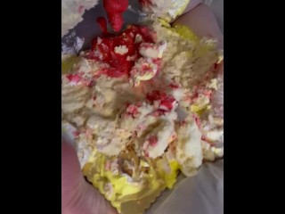 Big booty Trans Girl Smashes Cake on Chaturbate