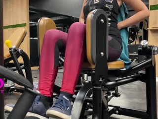 My yoga pants makes me so horny in the gym so i need a fuck