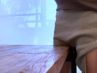 I wanted to rub my butt against the corner of the desk with all my might.