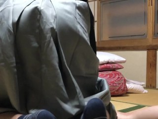 レトロな着物（羽織袴）のまま寝ちゃった女生徒に後ろからインサート、後半からは窓の月（後側位）で激しくピストン