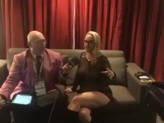 Dee Siren with Jiggy Jaguar AEE 2020 Las Vegas NV