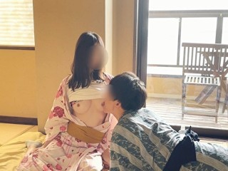 【個人撮影】温泉旅館で浴衣姿の可愛い彼女の色白美乳を赤ちゃんのように吸いまくる♡ Japanese amateur hentai ／日本人／素人カップル／おっぱい／美少女／色白／甘々