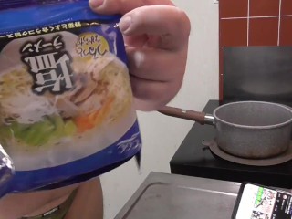 【Prof_FetihsMass】 Take it easy Japanese food! [絶対やるな！　不味いラーメンの食べ方]