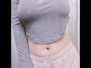 大奶妹每天都要玩肚脐到高潮，Hot Titties Asian Likes Belly Button Fetish