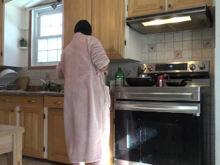 Iranian mother fucked in kitchen سکس با زن جنده همسایه امیر توروخدا بزار برم