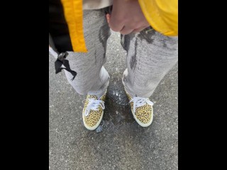 【＃2】I can't stand peeing in front of my girlfriend before a date and I leaked