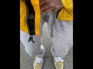 【＃2】I can't stand peeing in front of my girlfriend before a date and I leaked