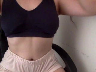 FETISH TINY WAIST- Cute 18 years old latina, brush her hair and read OnlyFans:studentwhoneedsmoney