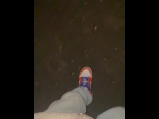 When I was on a date in the woods, I felt the urge to urinate and urinated a lot in front of my girl