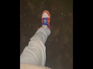 When I was on a date in the woods, I felt the urge to urinate and urinated a lot in front of my girl