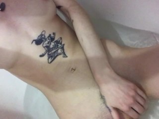 Very skinny e-girl with tattoos🌼Red hairy armpits🌻