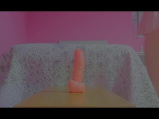 encuentro dildo y juego un ratito a escondidas