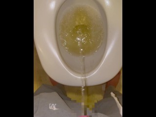 A Japanese who pees thickly after waking up ♡ Do you see a cute boy?