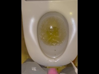 A Japanese who pees thickly after waking up ♡ Do you see a cute boy?