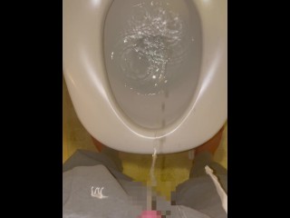 A Japanese who pees thickly after waking up ♡ Do you see a cute boy?