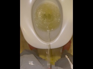 A Japanese who pees thickly after waking up ♡ Do you see a cute boy?