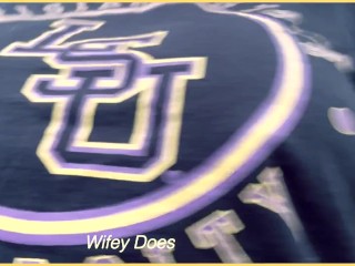 Flashing MILF tits on the hiking trail.